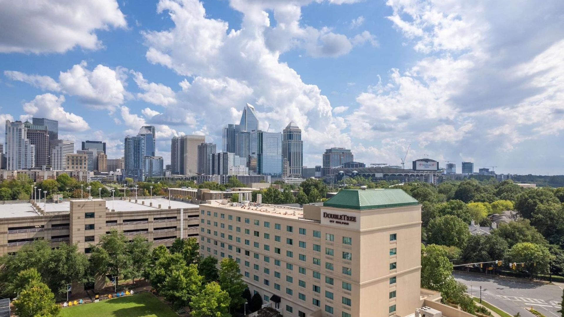Doubletree By Hilton Uptown Hotel 3*