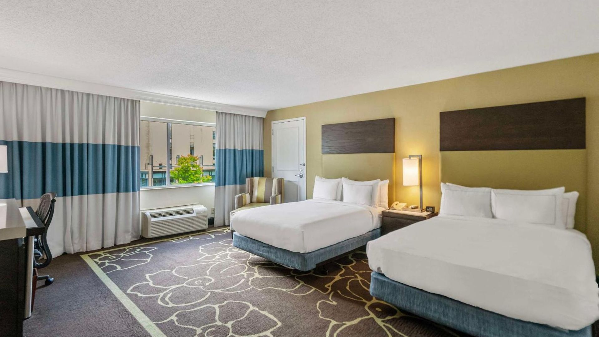 Doubletree By Hilton Uptown 3*