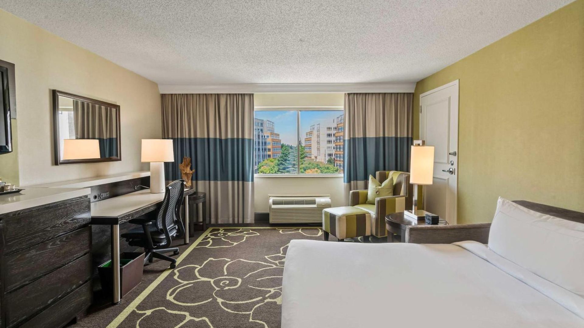 Hotel Doubletree By Hilton Uptown Charlotte