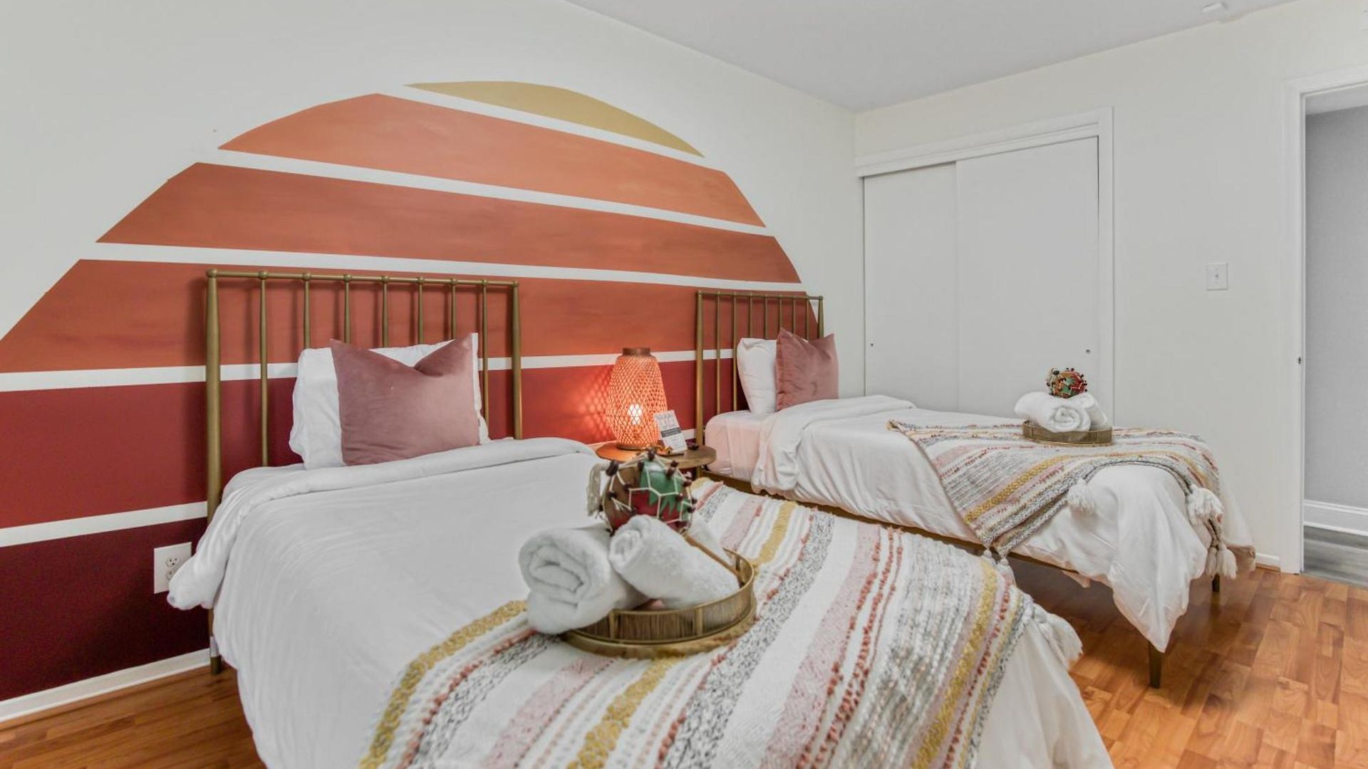 Vibrant South Clt Oasis, 3brs, Patio, Fire Pit * Charlotte