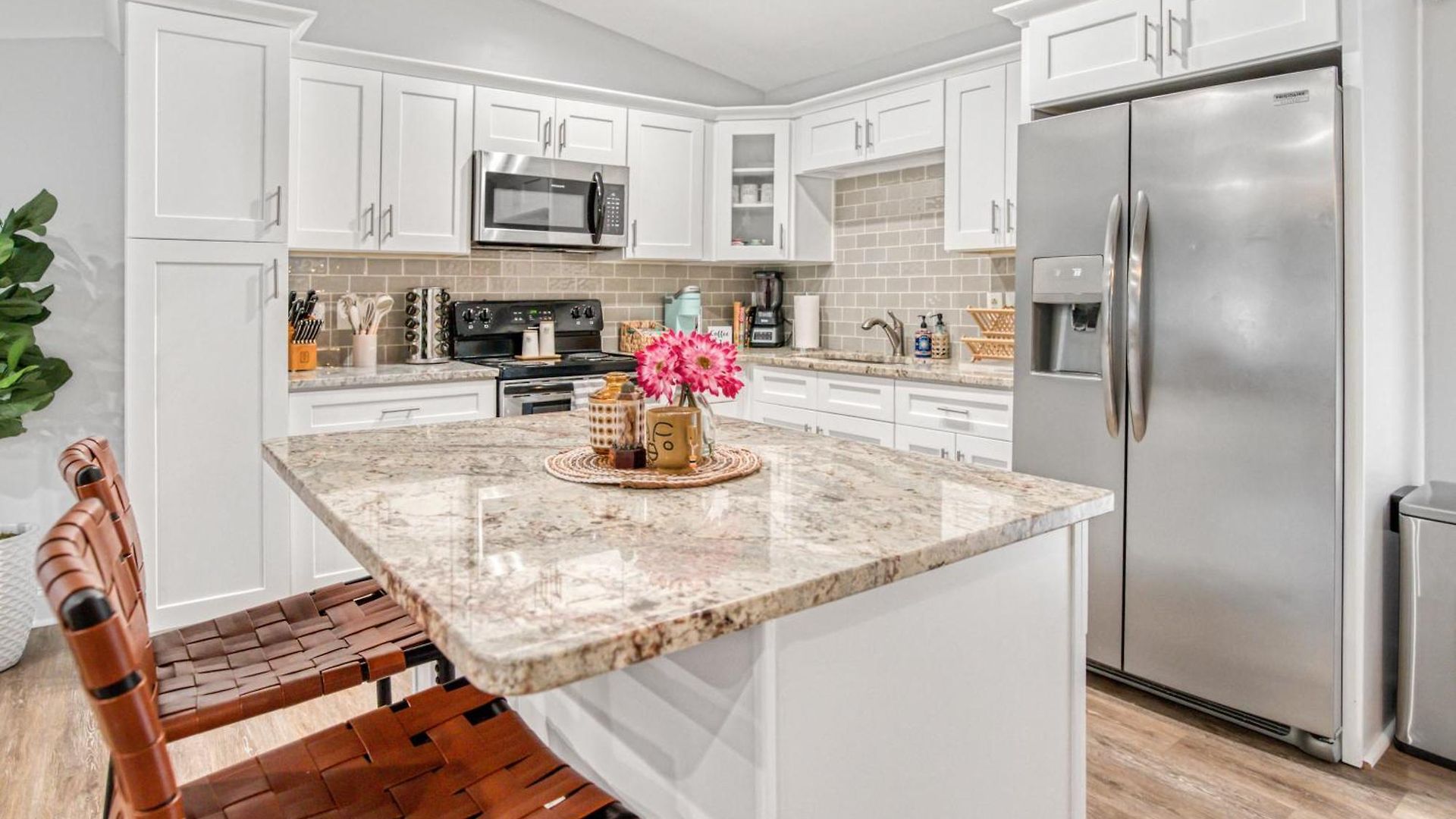 Vibrant South Clt Oasis, 3brs, Patio, Fire Pit Holiday home Charlotte