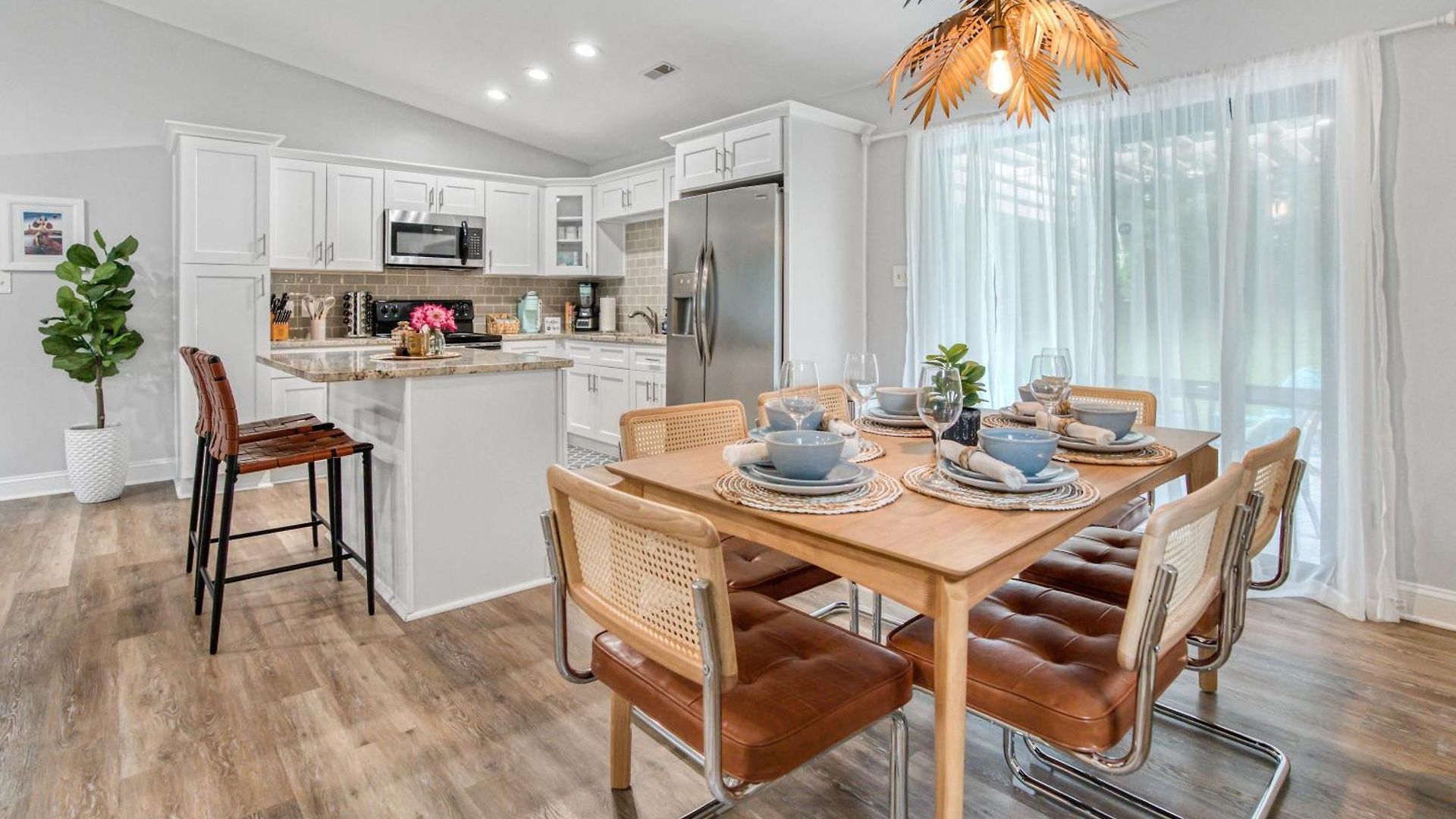 Vibrant South Clt Oasis, 3brs, Patio, Fire Pit