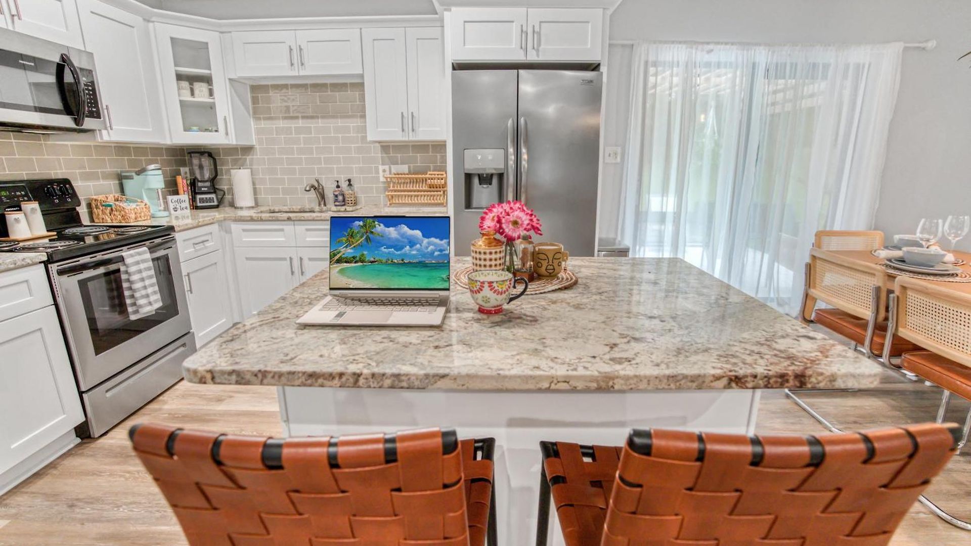 Holiday home Vibrant South Clt Oasis, 3brs, Patio, Fire Pit