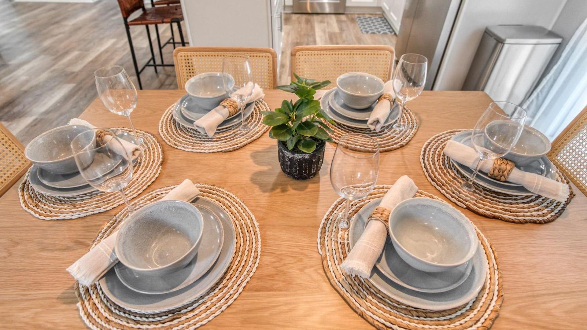 Vibrant South Clt Oasis, 3brs, Patio, Fire Pit Charlotte