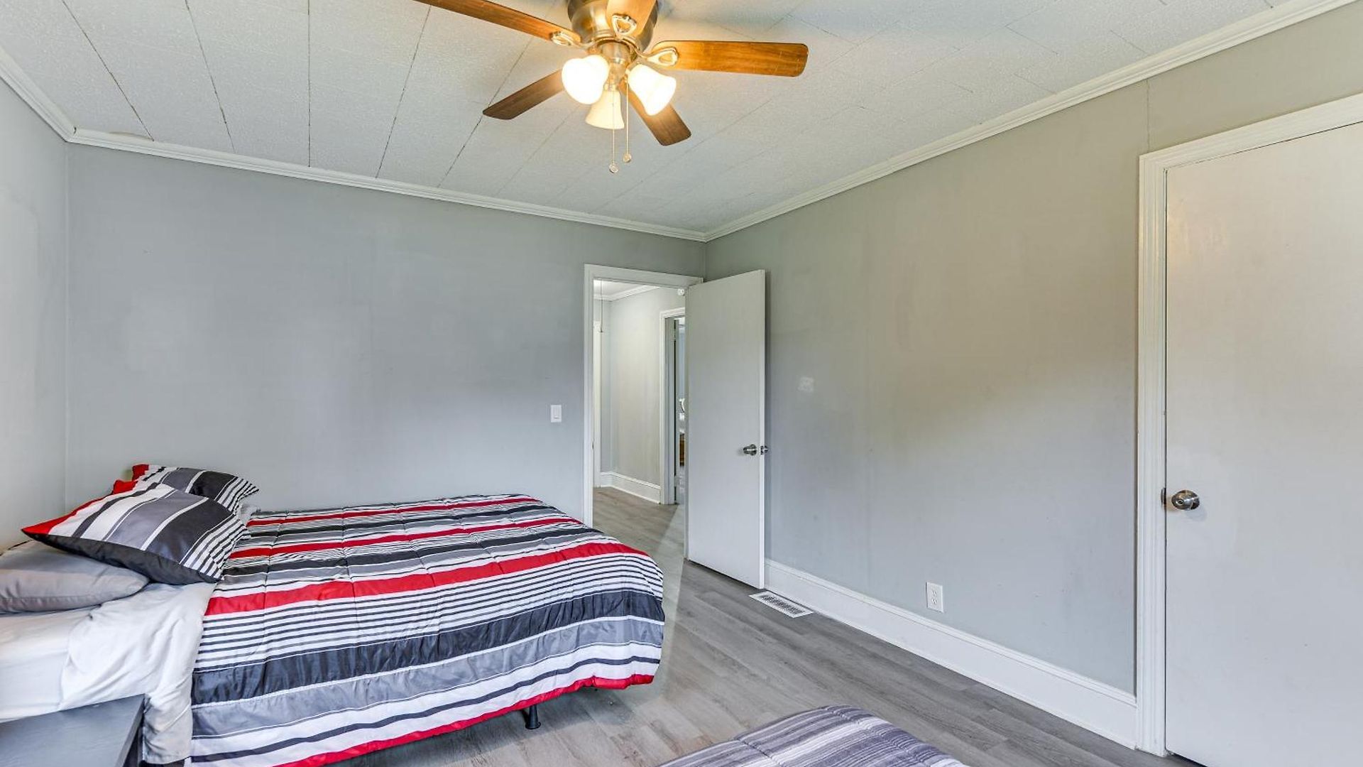 Holiday home Cozy W/ Fire Pit ~ 6 Mi To Uptown! Charlotte