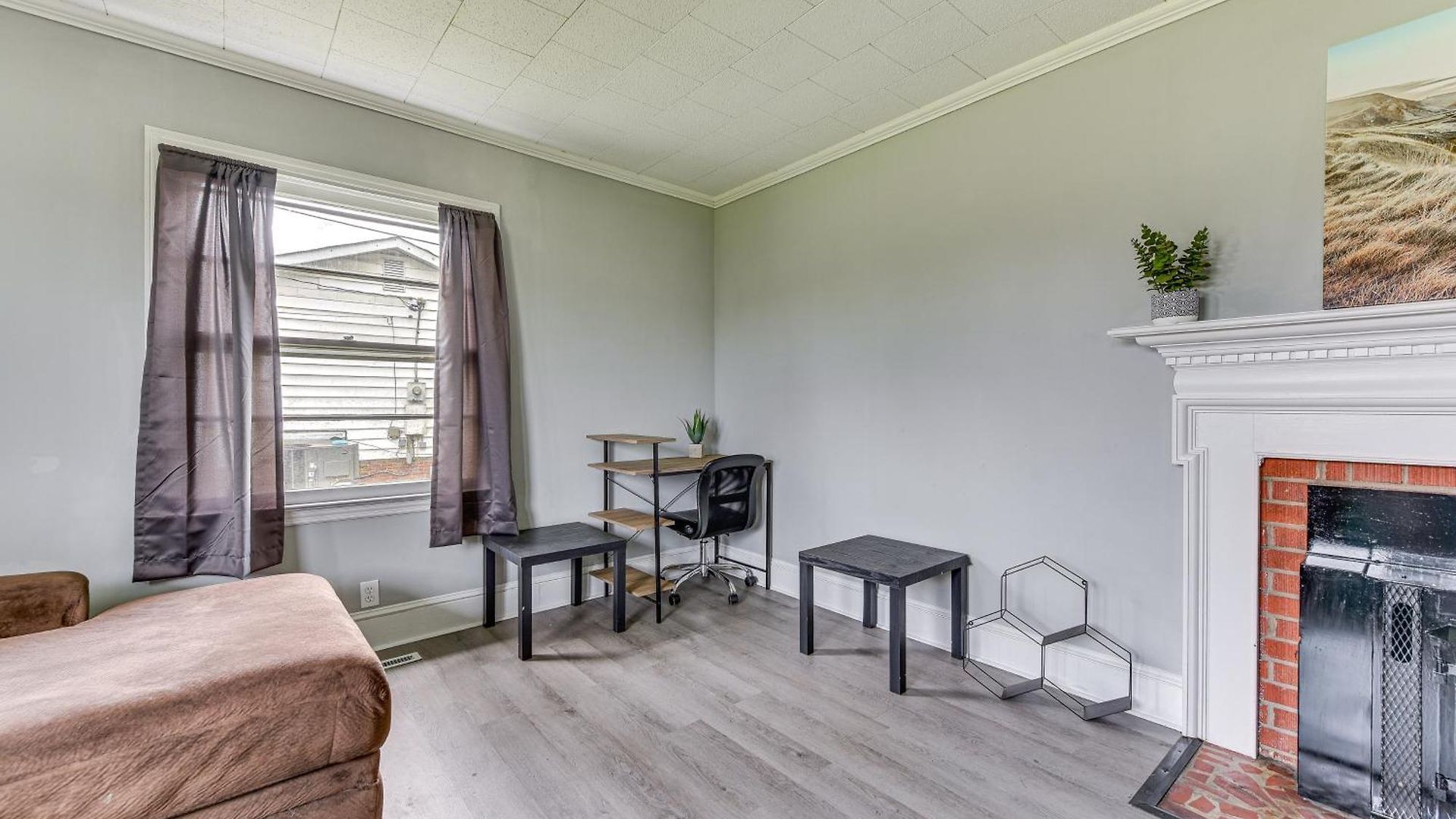 Cozy W/ Fire Pit ~ 6 Mi To Uptown! Holiday home