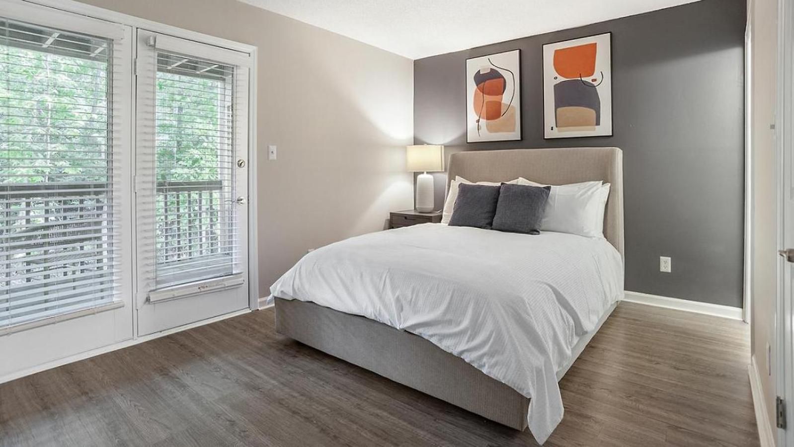 Landing Modern With Amazing Amenities Apartment