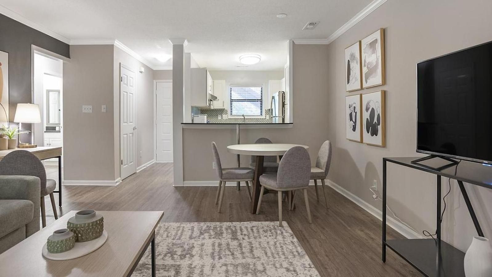 Apartment Landing Modern With Amazing Amenities *