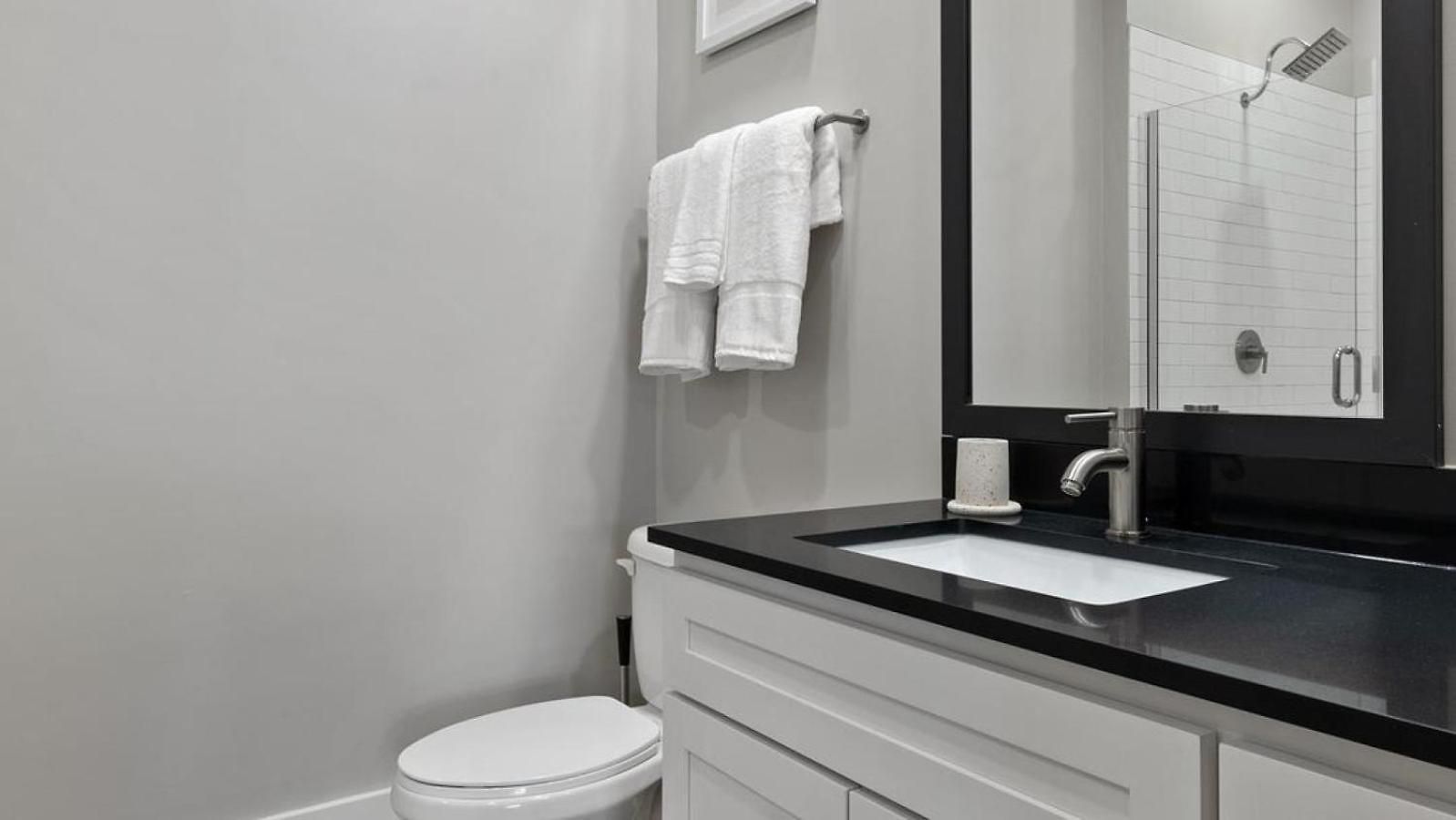 Landing Modern With Amazing Amenities *