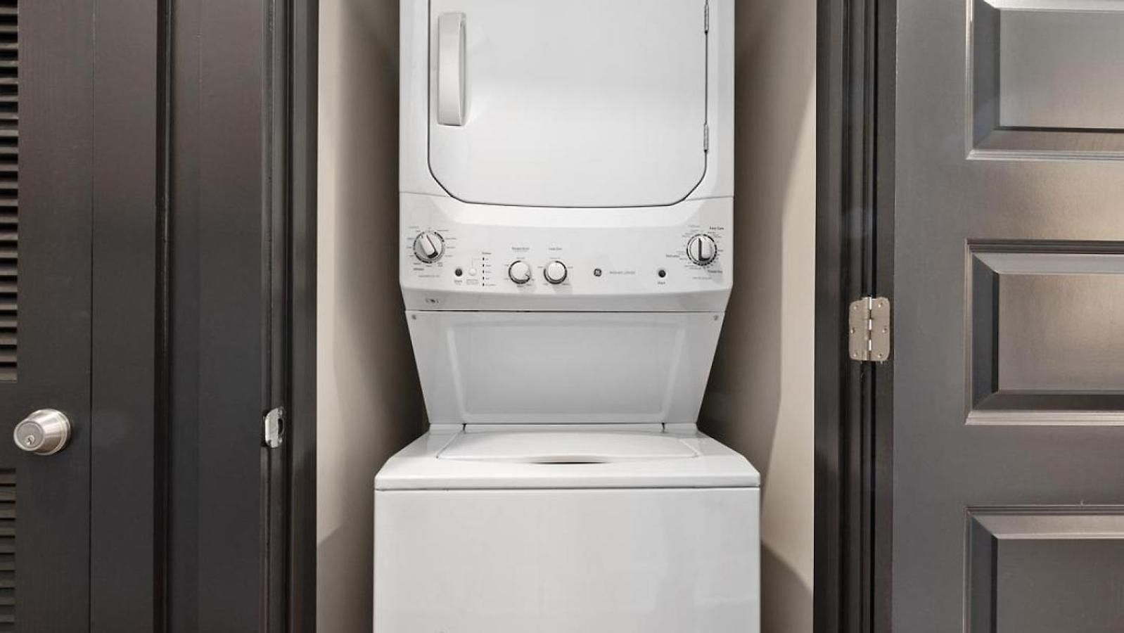 Landing Modern With Amazing Amenities *