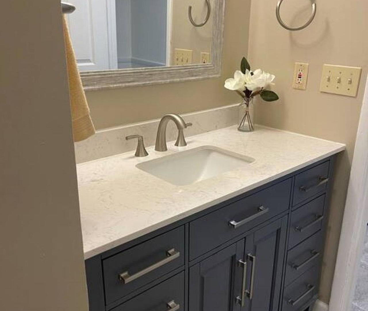 Spacious 4br - 10 Min To Uptown - Yard - Pets Ok Holiday home