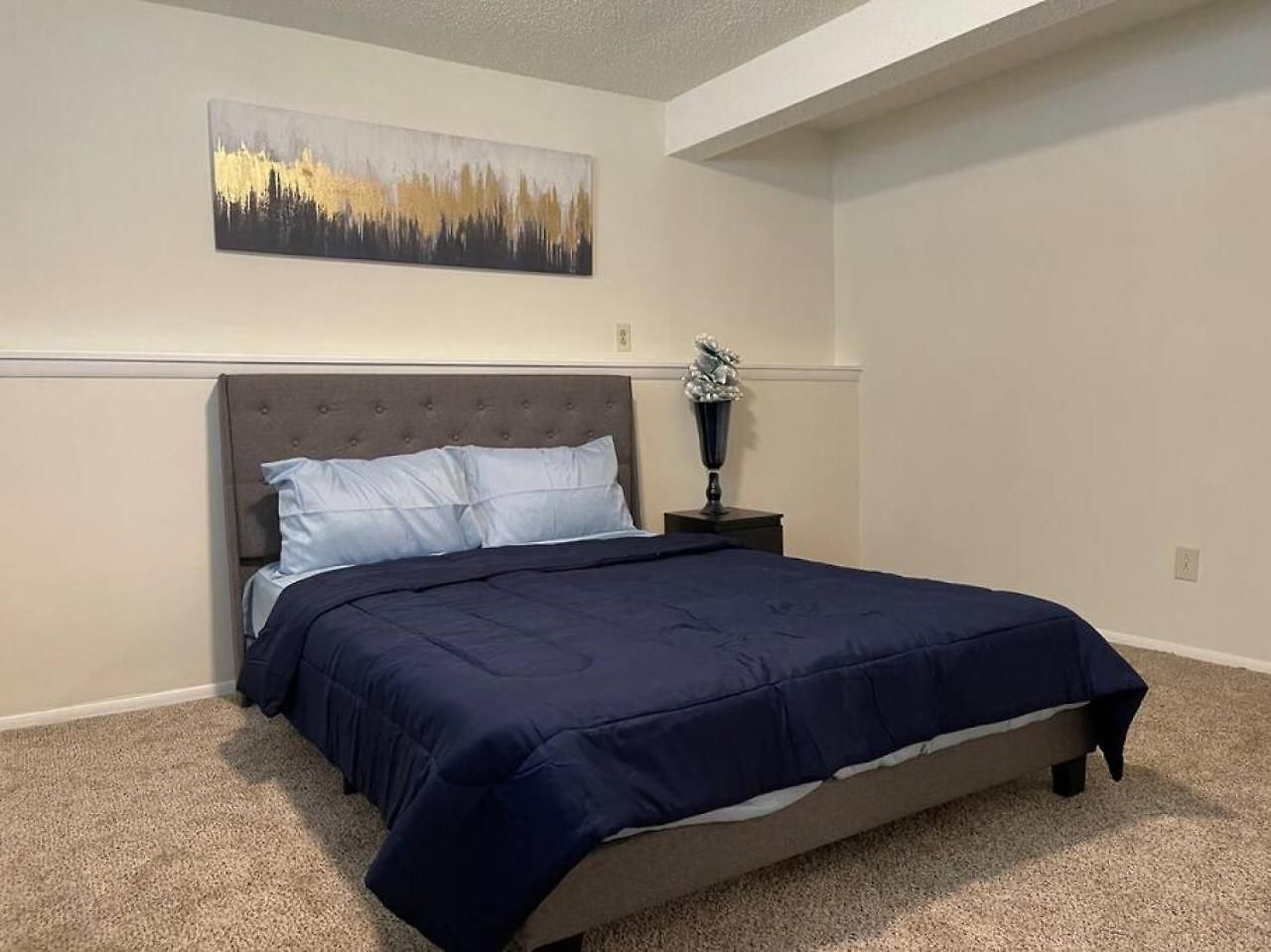 Holiday home Spacious 4br - 10 Min To Uptown - Yard - Pets Ok *