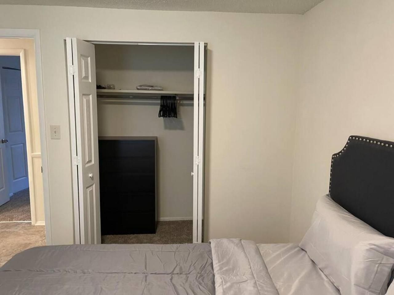 Spacious 4br - 10 Min To Uptown - Yard - Pets Ok Holiday home *