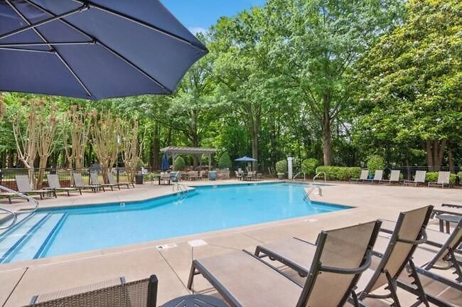 Luxury & Convenience In South End Apartment Charlotte