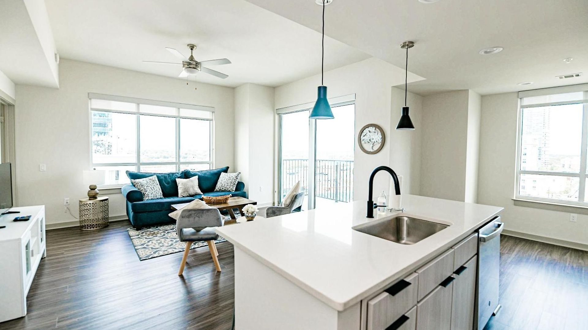 Uptown Fully Furnished 2br Apts *
