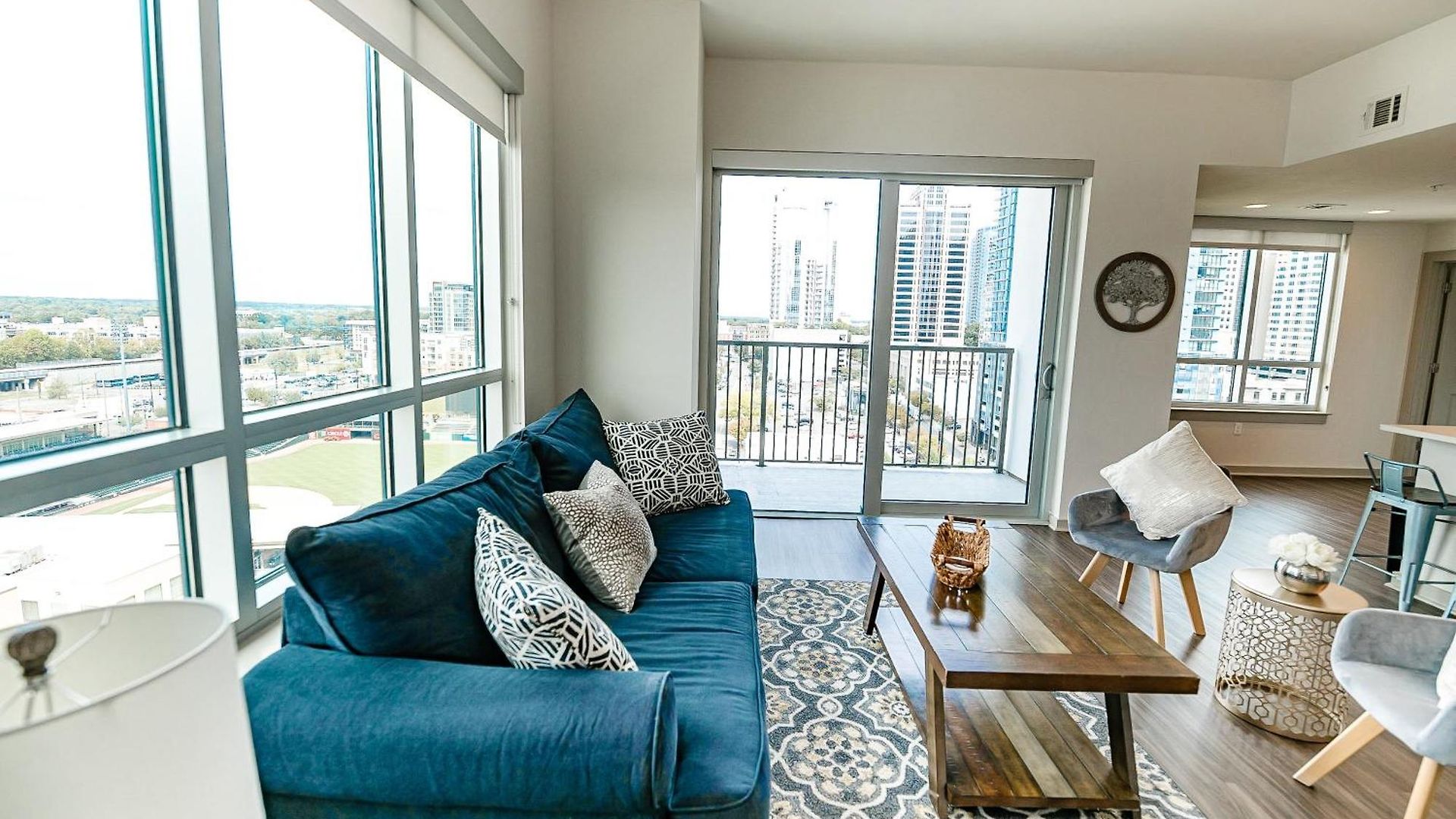 Apartment Uptown Fully Furnished 2br Apts *