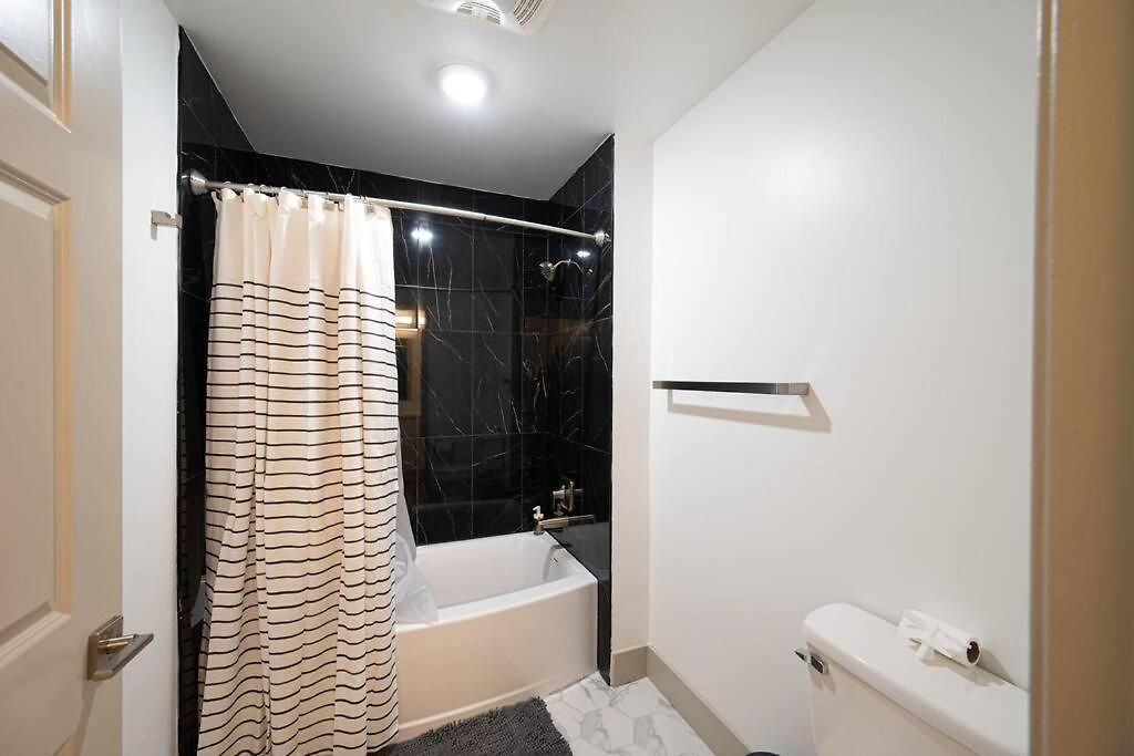 Queen Classic Apartment
