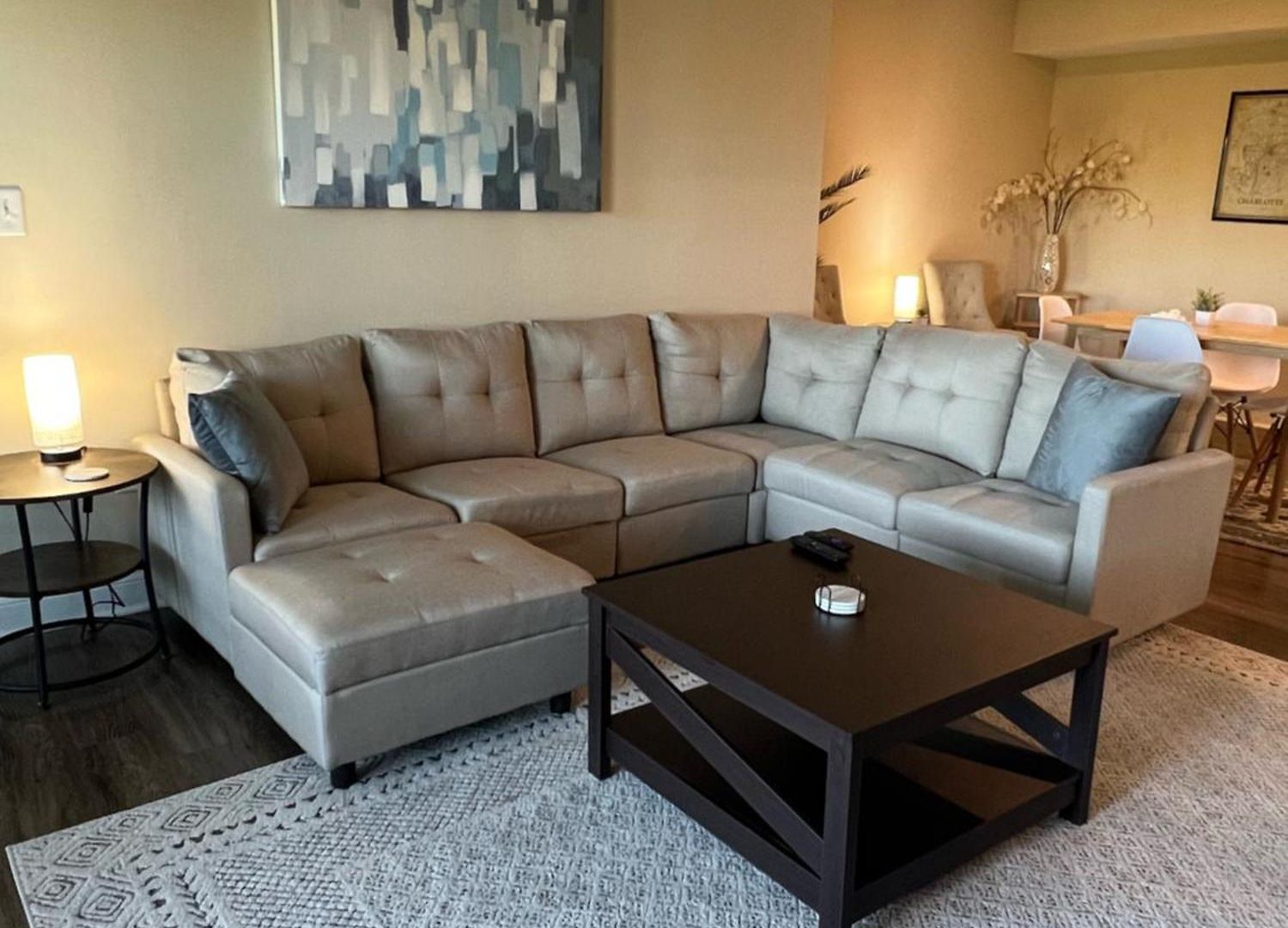 Spacious 2 Bed, 2 Bath Uptown Gem In The Heart Of The City-parking-wi-fi-balcony-walk To Boa Stadium Apartment *