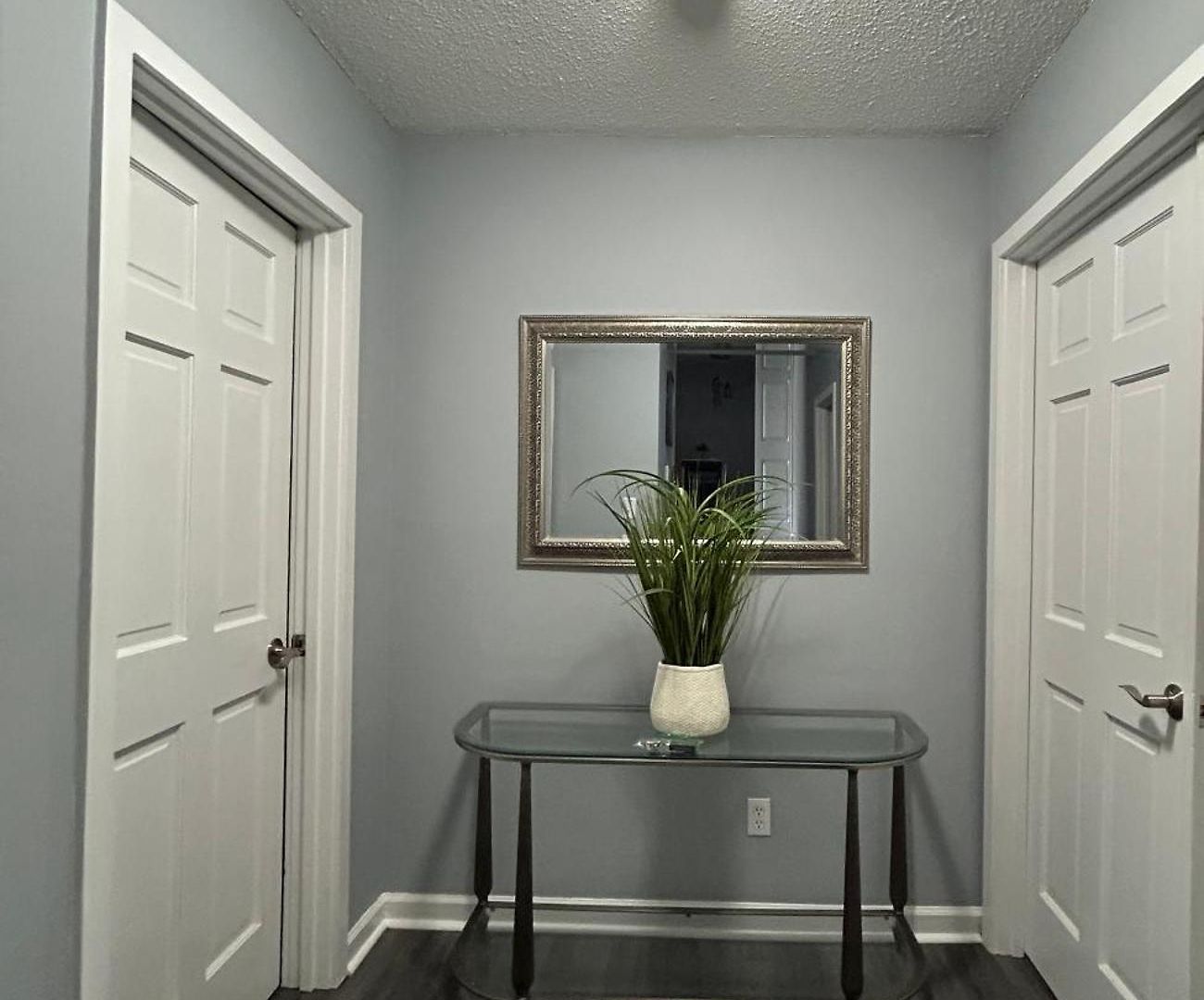 Cozy Home, 10 Minutes Away From Downtown