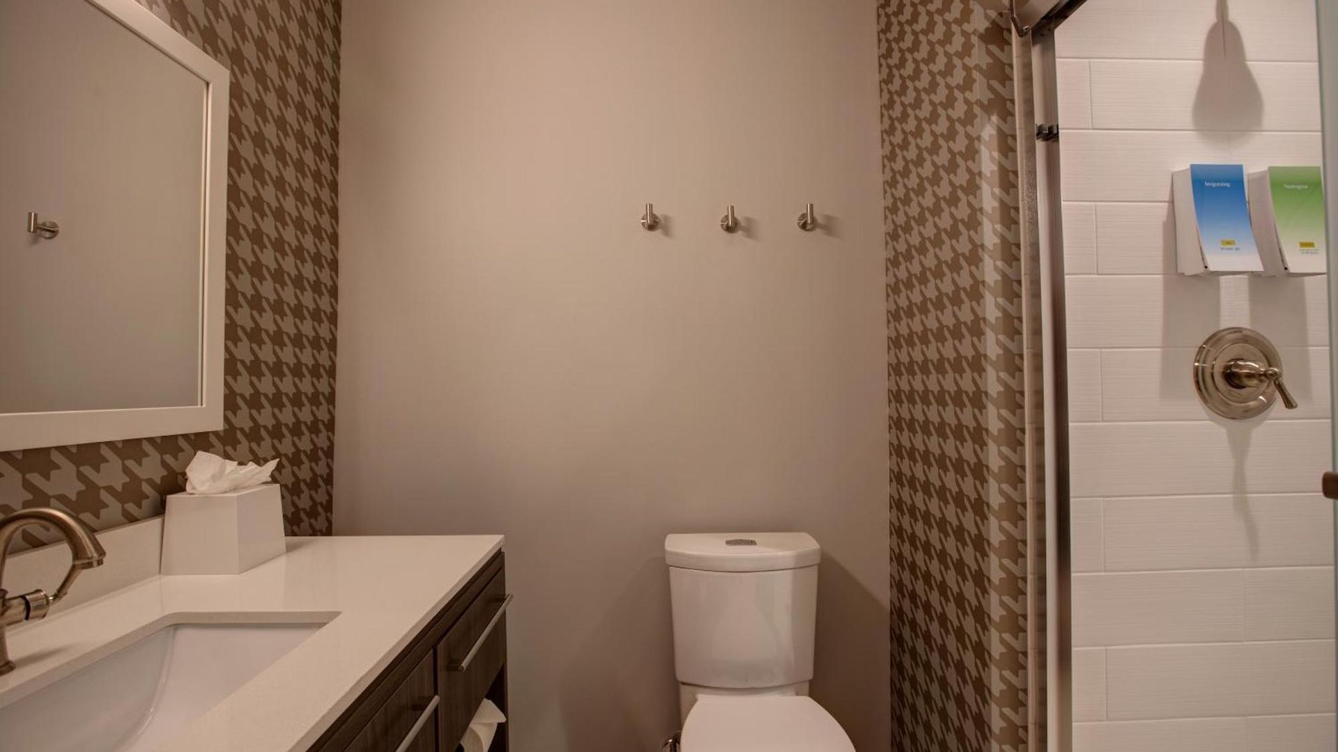 Home2 By Hilton Uptown 3*