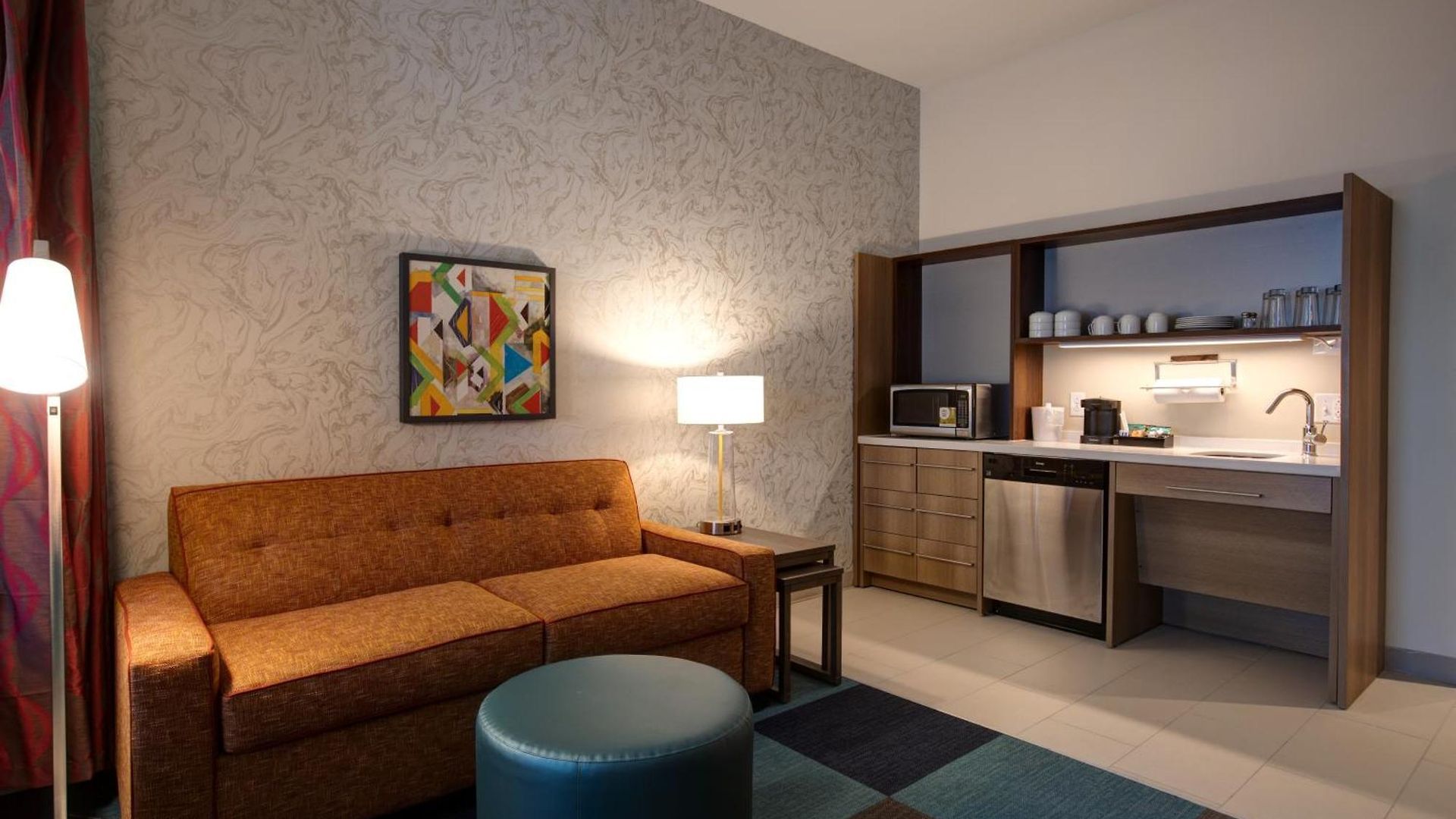 Home2 By Hilton Uptown Hotel 3*