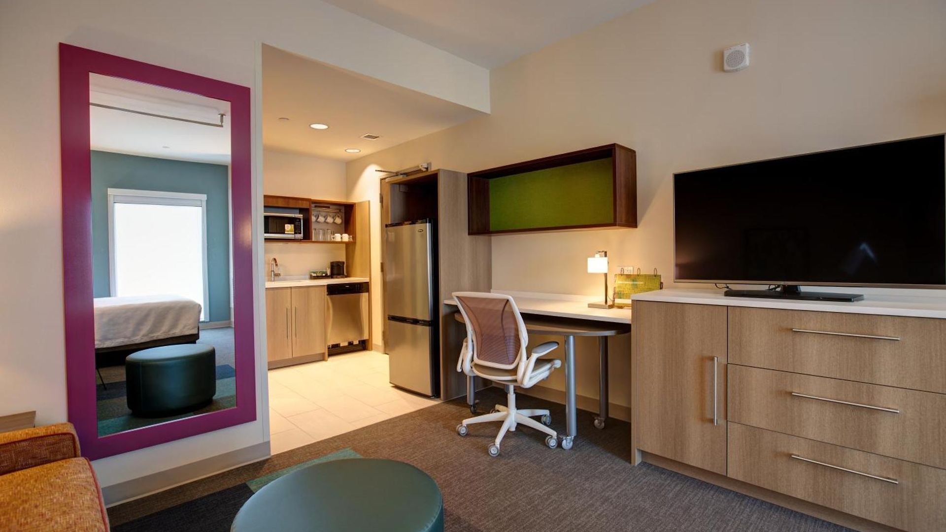 Home2 By Hilton Uptown Hotel 3*