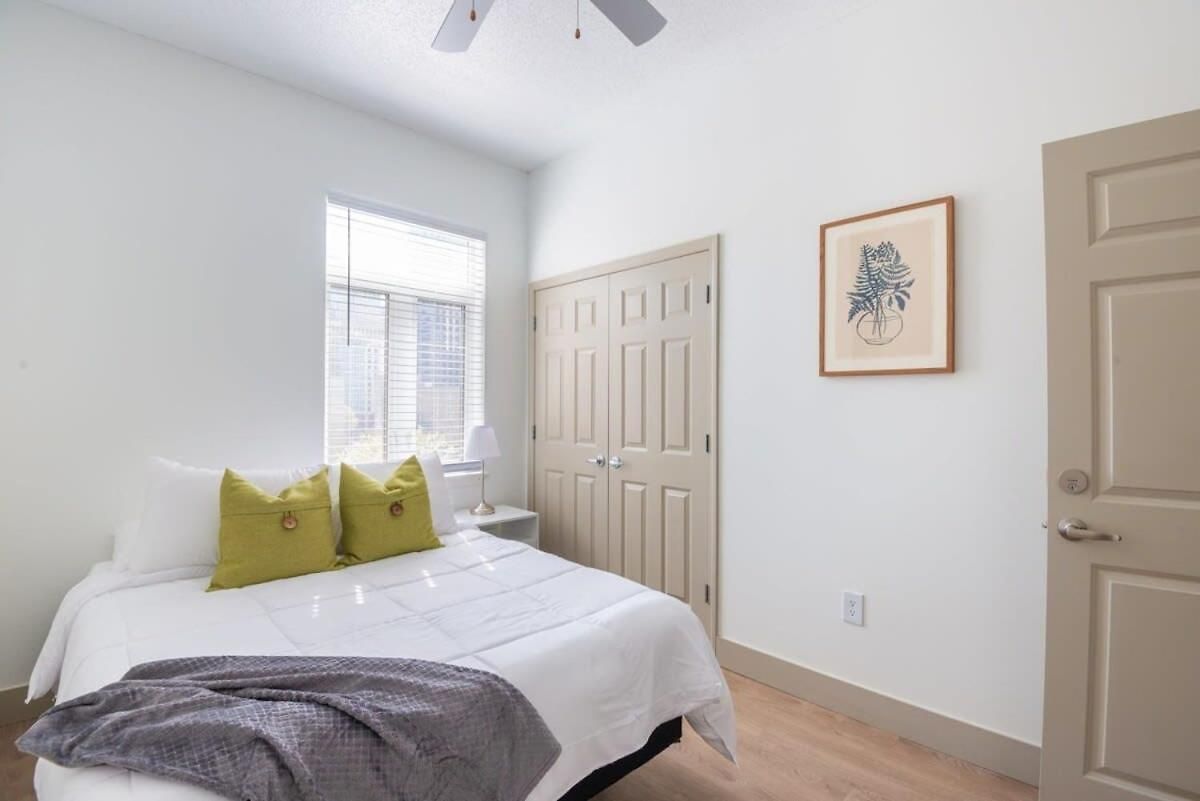 3br Premium Downtown With Office & Gym