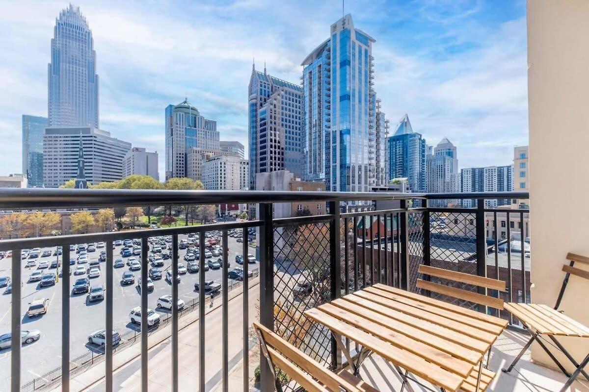 3br Modern Downtown With Gym & Office *