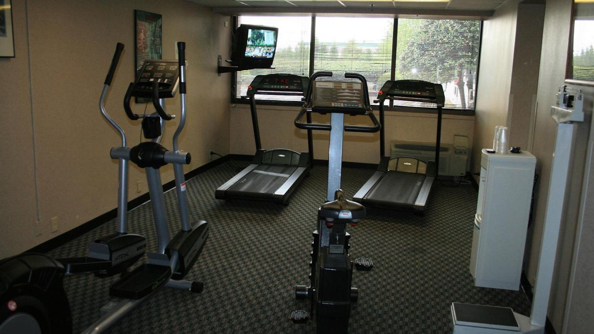 Ramada Plaza By Wyndham South End Airport 3*