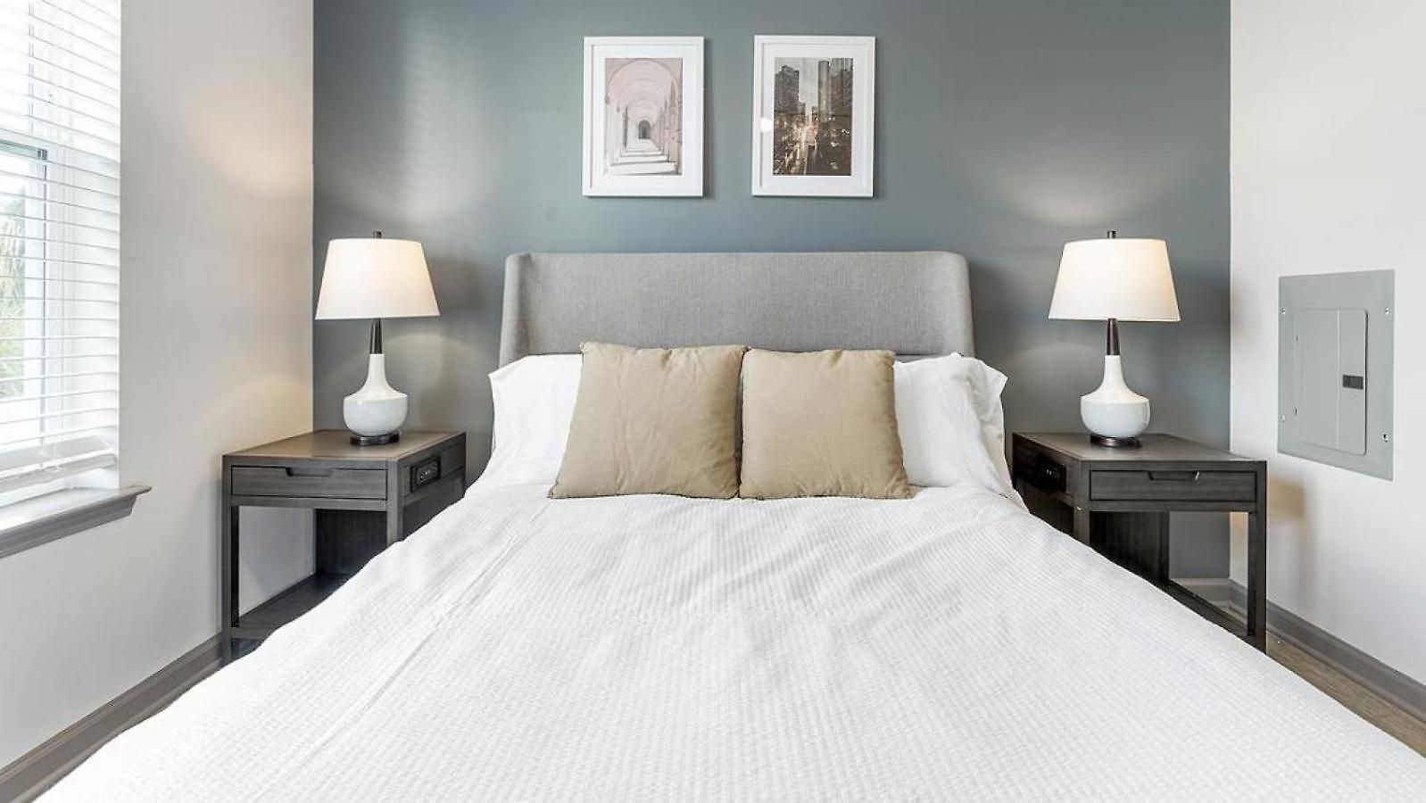 Apartment Landing Modern With Amazing Amenities
