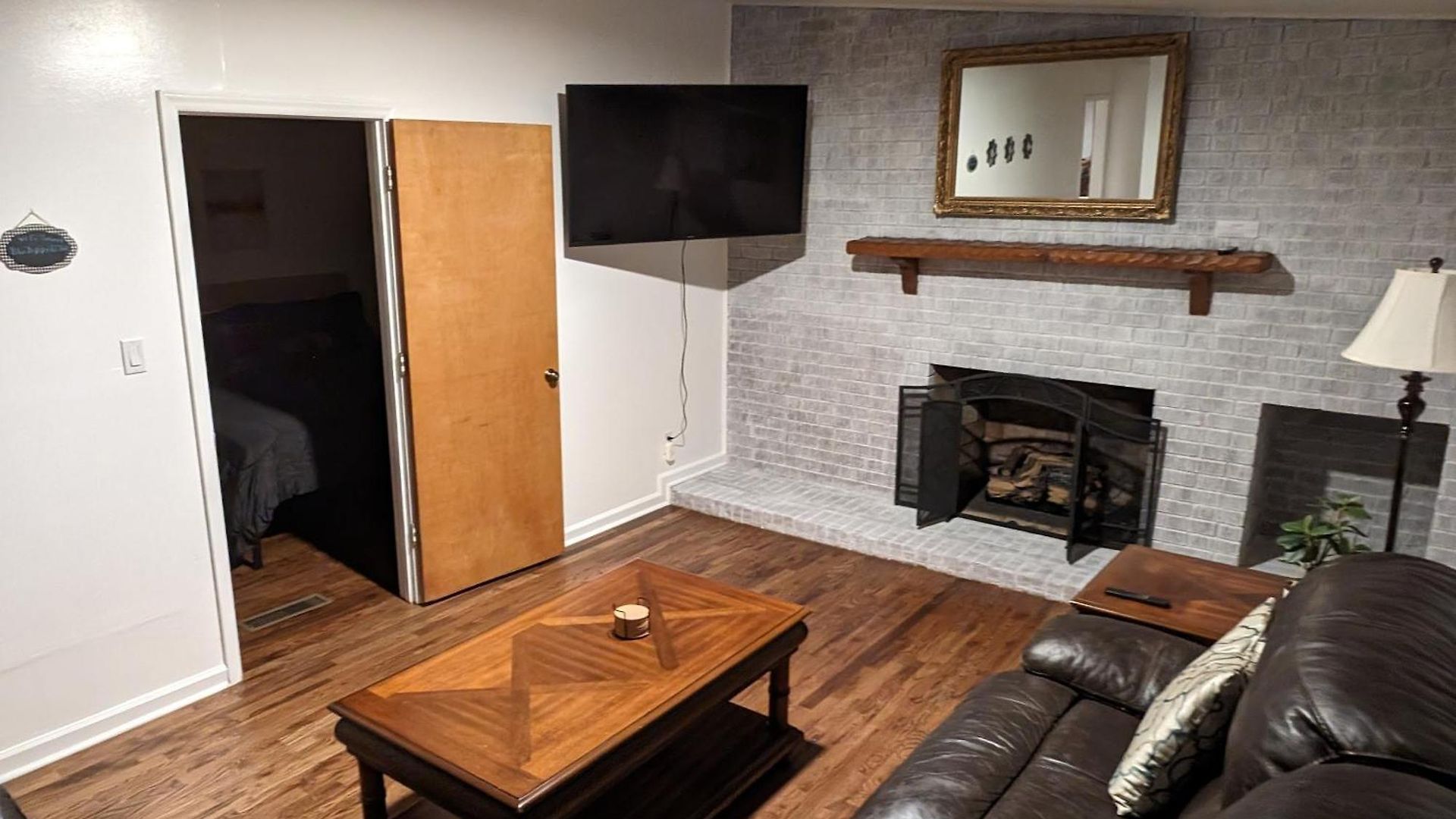 West-end Downtown - Easy Access To Airport & Jcsu Holiday home *
