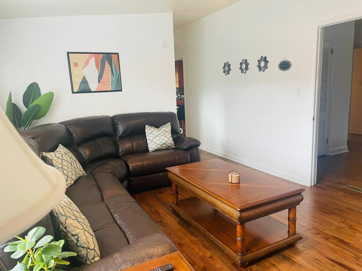 West-end Downtown - Easy Access To Airport & Jcsu