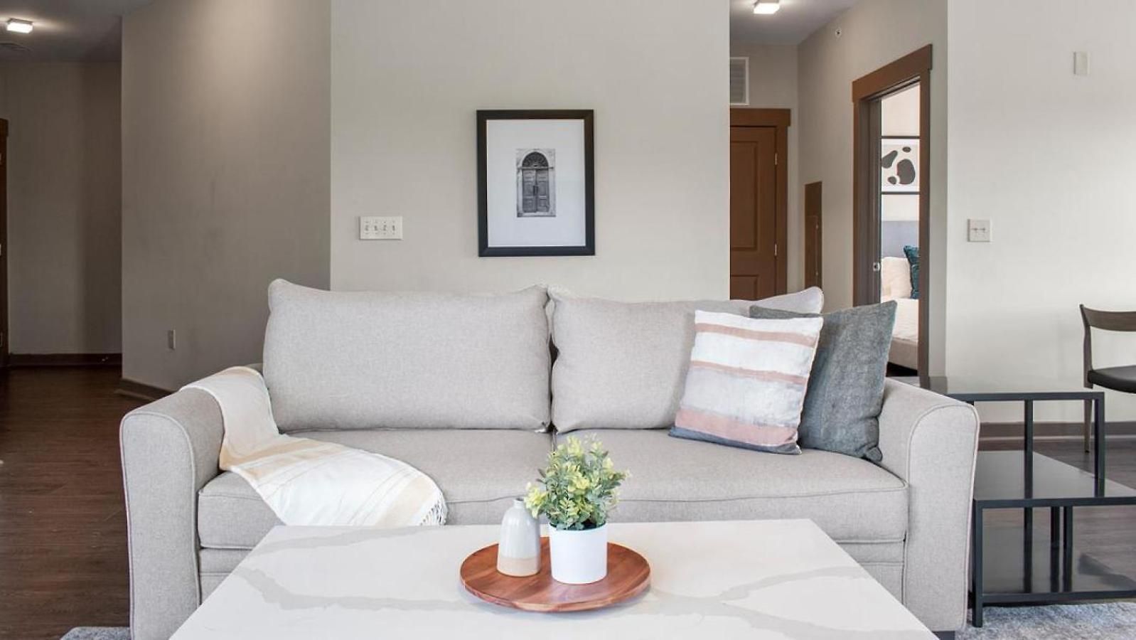 Landing - Modern With Amazing Amenities Charlotte