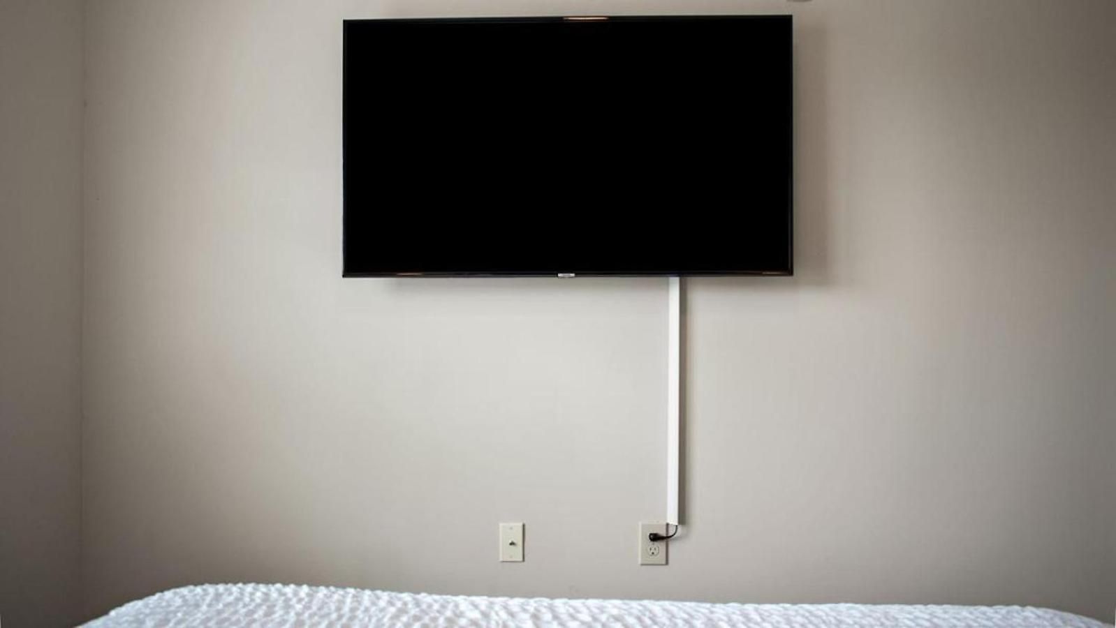 Landing - Modern With Amazing Amenities *