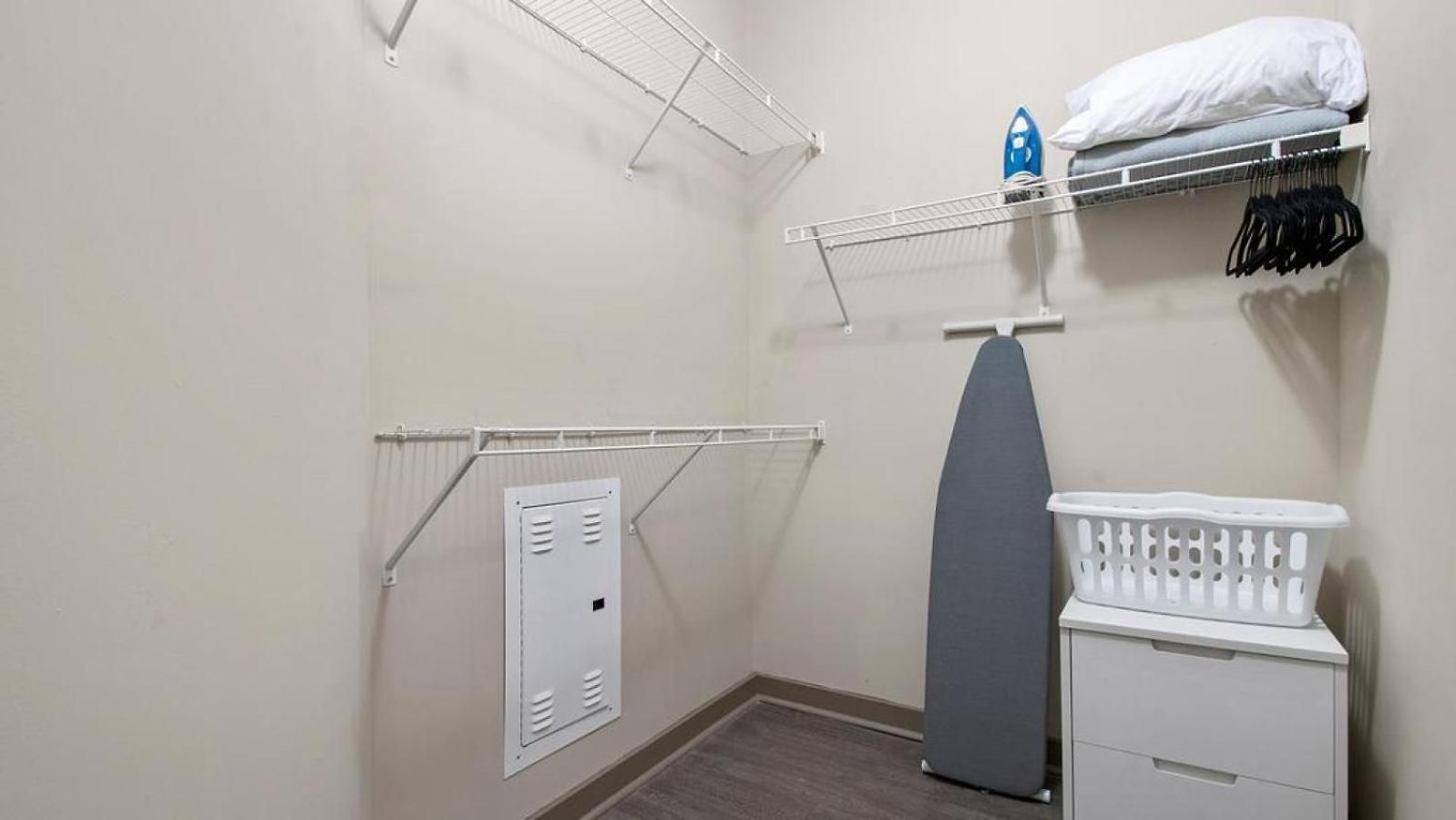 Landing - Modern With Amazing Amenities