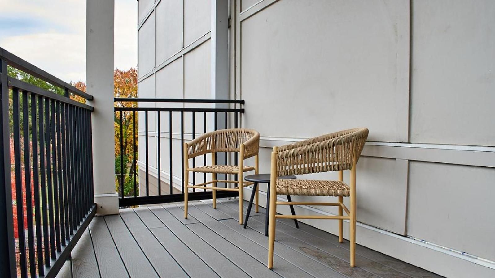 Apartment Landing - Modern With Amazing Amenities *