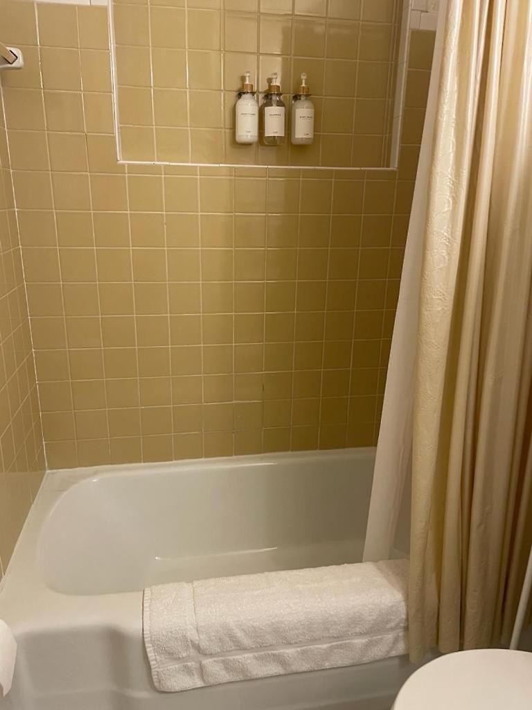 Holiday home West-end Downtown - Easy Access To Airport & Jcsu