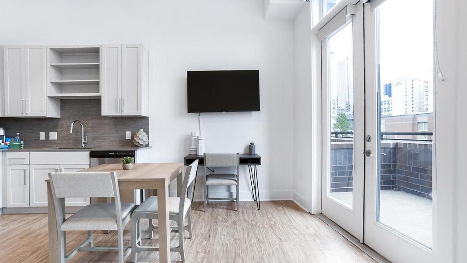 Landing Modern With Amazing Amenities * Charlotte