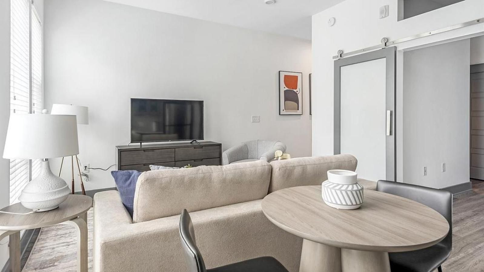 Apartment Landing Modern With Amazing Amenities Charlotte
