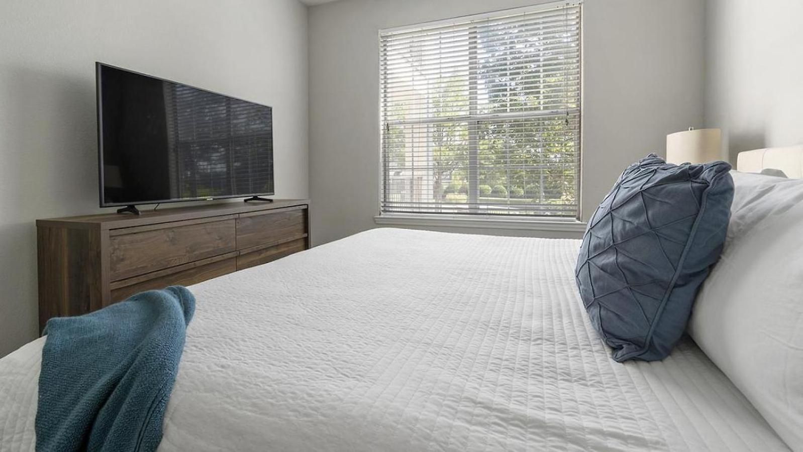 Landing - Modern With Amazing Amenities *