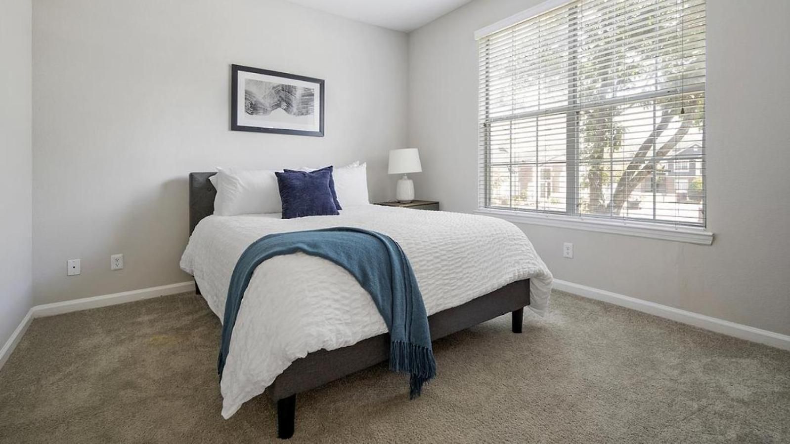 Landing - Modern With Amazing Amenities