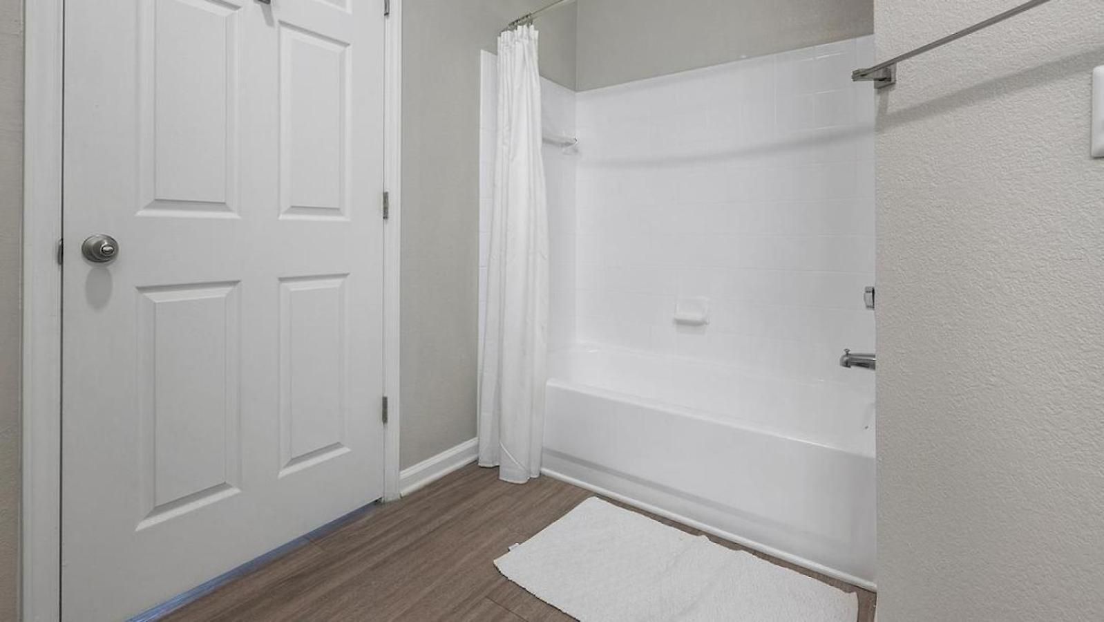 Landing - Modern With Amazing Amenities Charlotte