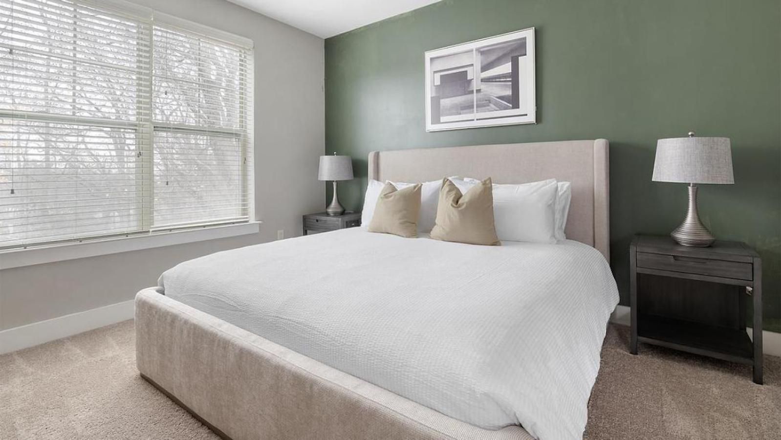 Apartment Landing - Modern With Amazing Amenities *