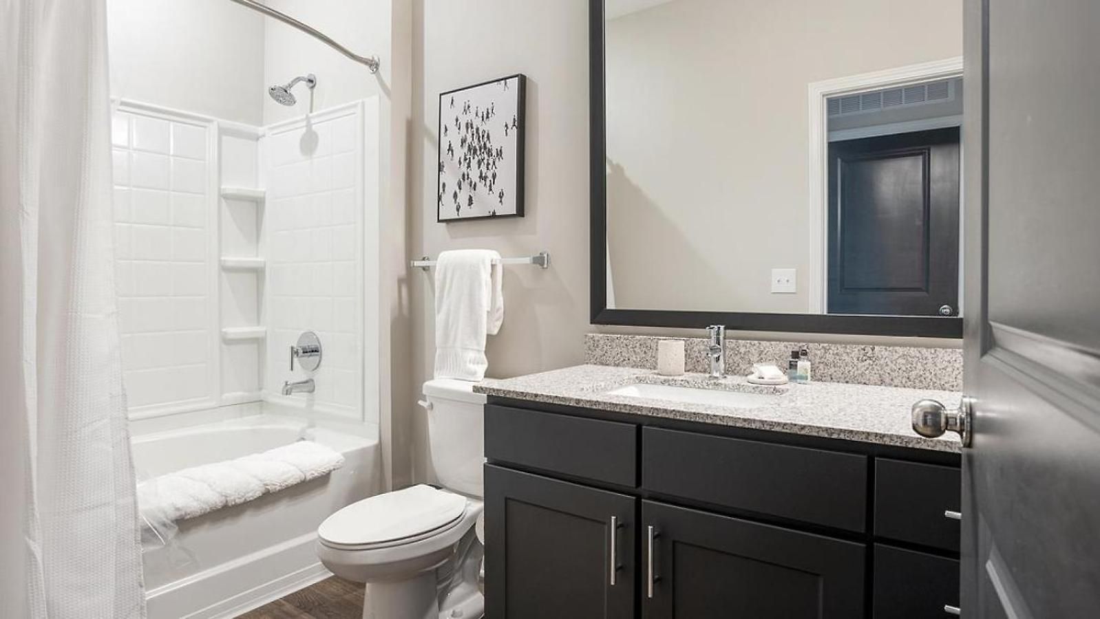 Landing Modern With Amazing Amenities Apartment