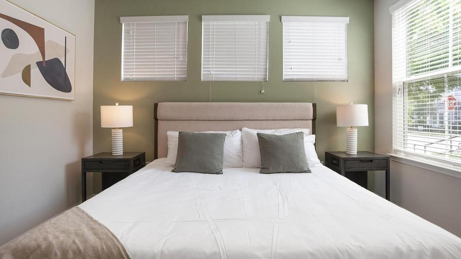 Apartment Landing Modern With Amazing Amenities