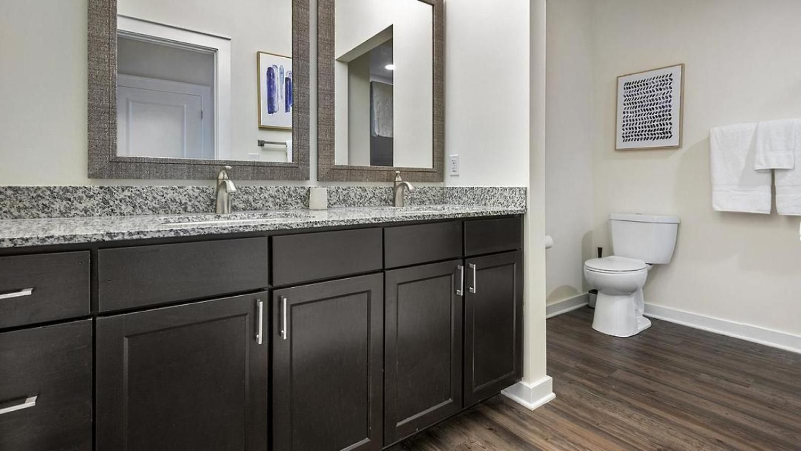 Landing Modern With Amazing Amenities Apartment
