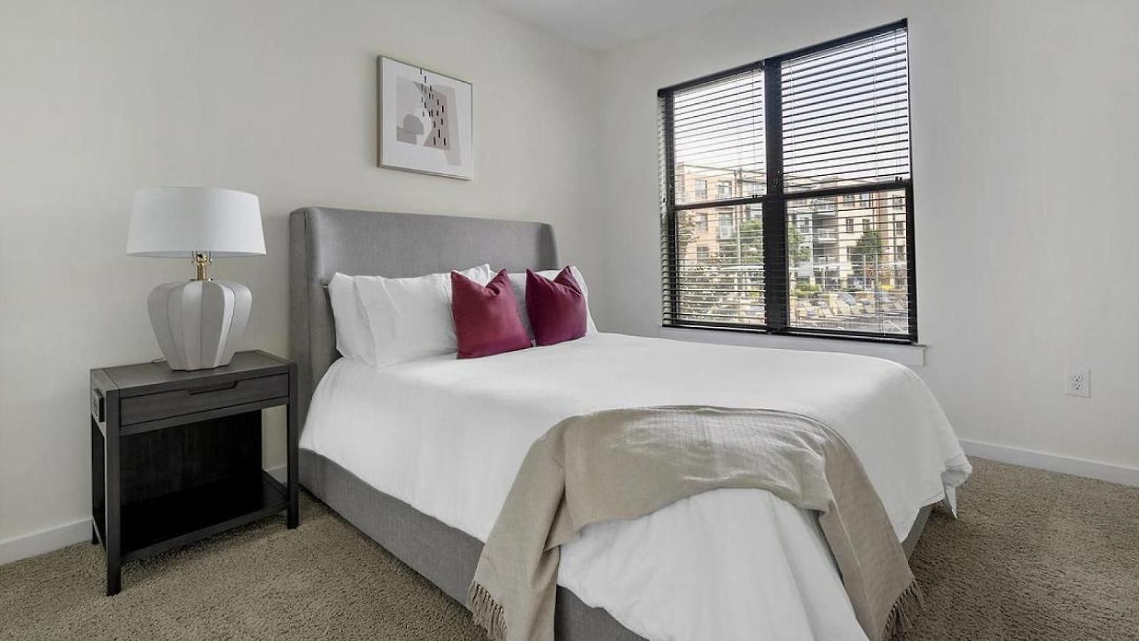 Landing Modern With Amazing Amenities *