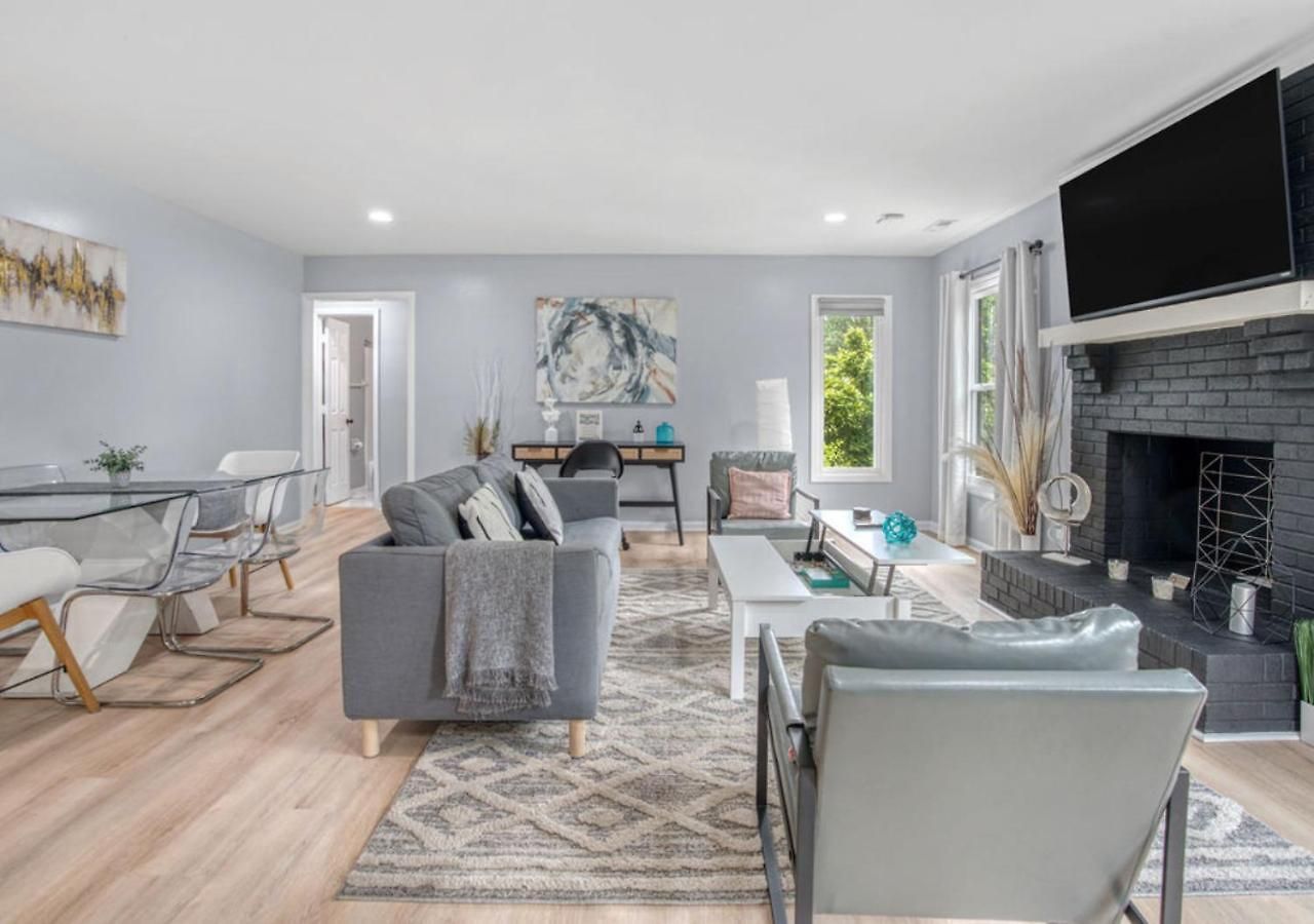 Stylish Near Uptown, Unc, Noda, Plaza-shamrock Charlotte