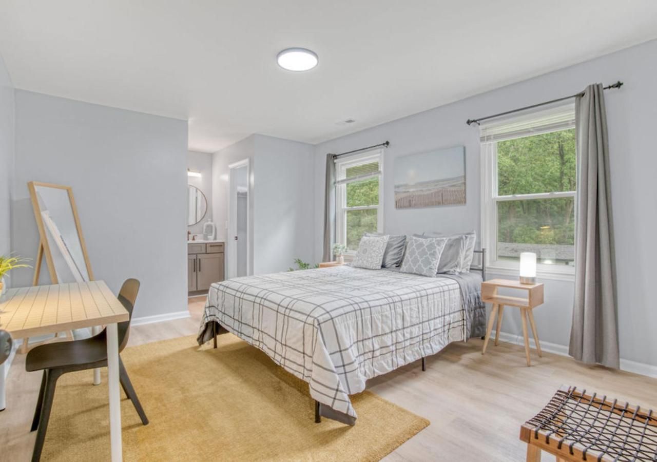 Stylish Near Uptown, Unc, Noda, Plaza-shamrock * Charlotte