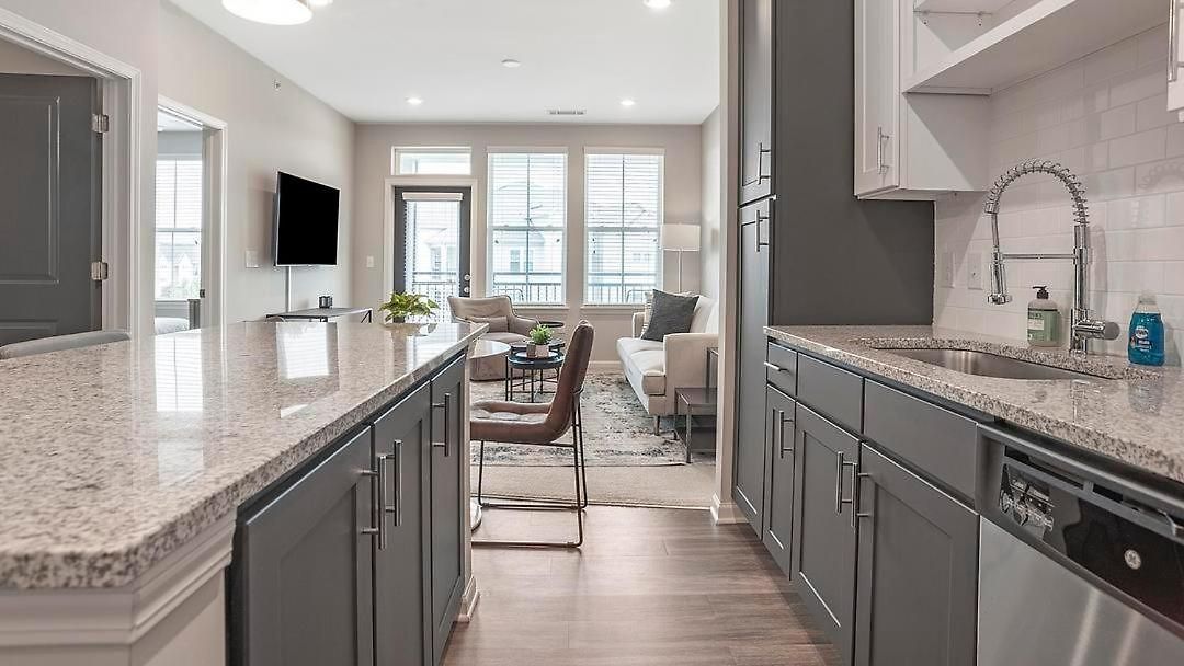 Landing Modern With Amazing Amenities Apartment *